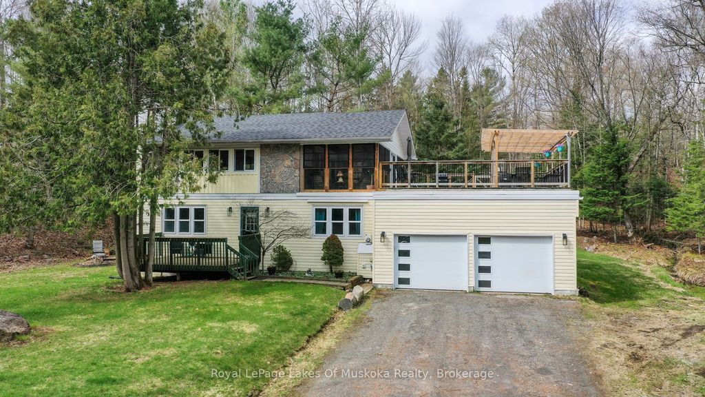 Photo of 256 Woodland Drive, Huntsville, ON P1H 1A6 (MLS # X12716700)