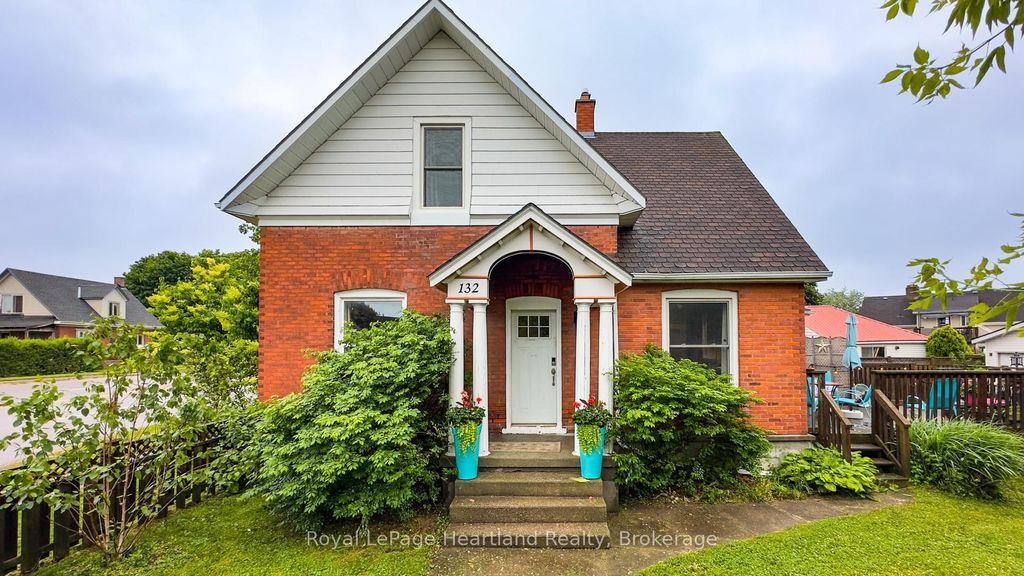 Photo of 132 Elgin Avenue E, Goderich, ON N7A 1K6 (MLS # X12653078)