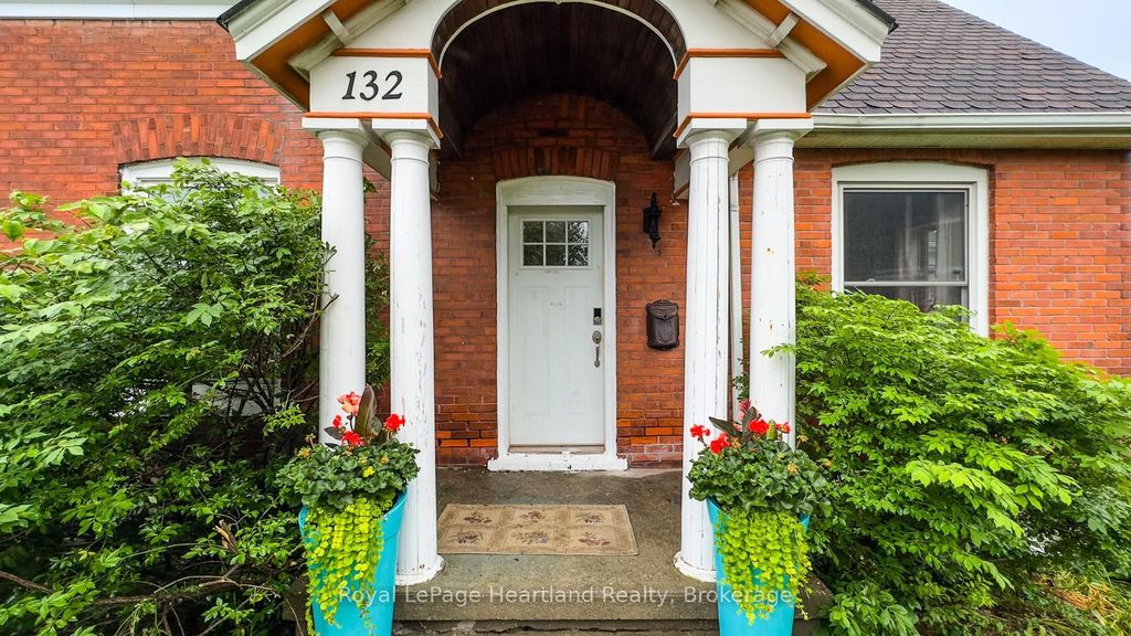 Photo of 132 Elgin Avenue E, Goderich, ON N7A 1K6 (MLS # X12653078)