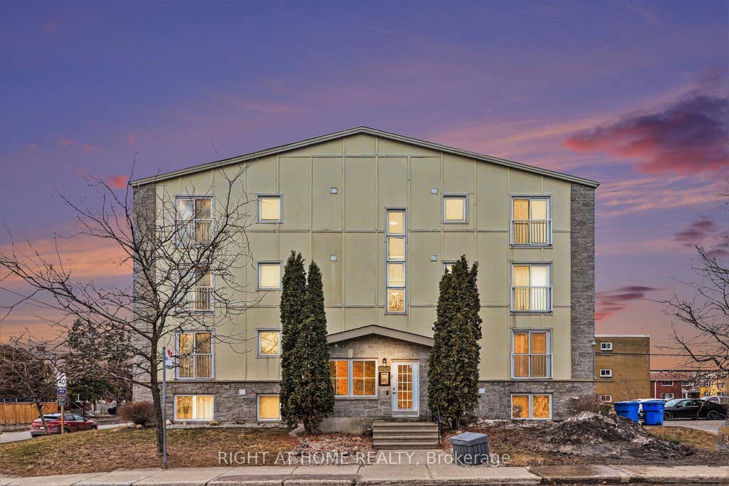 Photo of 646 Cummings Avenue #202, Overbrook - Castleheights and Area, ON K1K 2K6 (MLS # X13433388)
