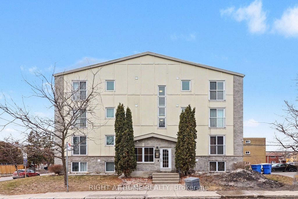 Photo of 646 Cummings Avenue #202, Overbrook - Castleheights and Area, ON K1K 2K6 (MLS # X13433388)