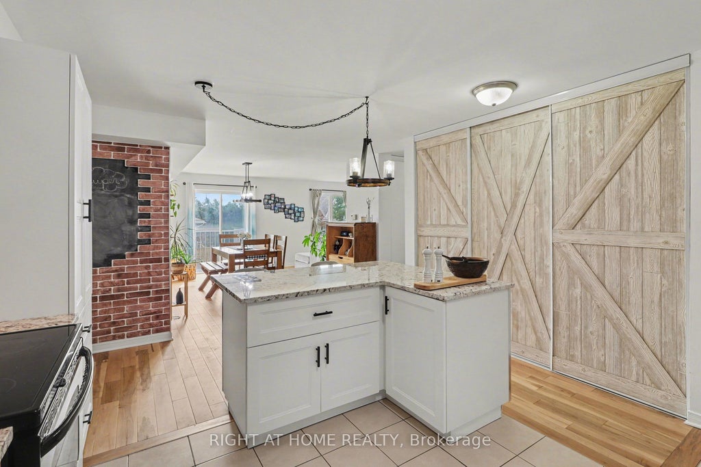 Photo of 646 Cummings Avenue #202, Overbrook - Castleheights and Area, ON K1K 2K6 (MLS # X13433388)