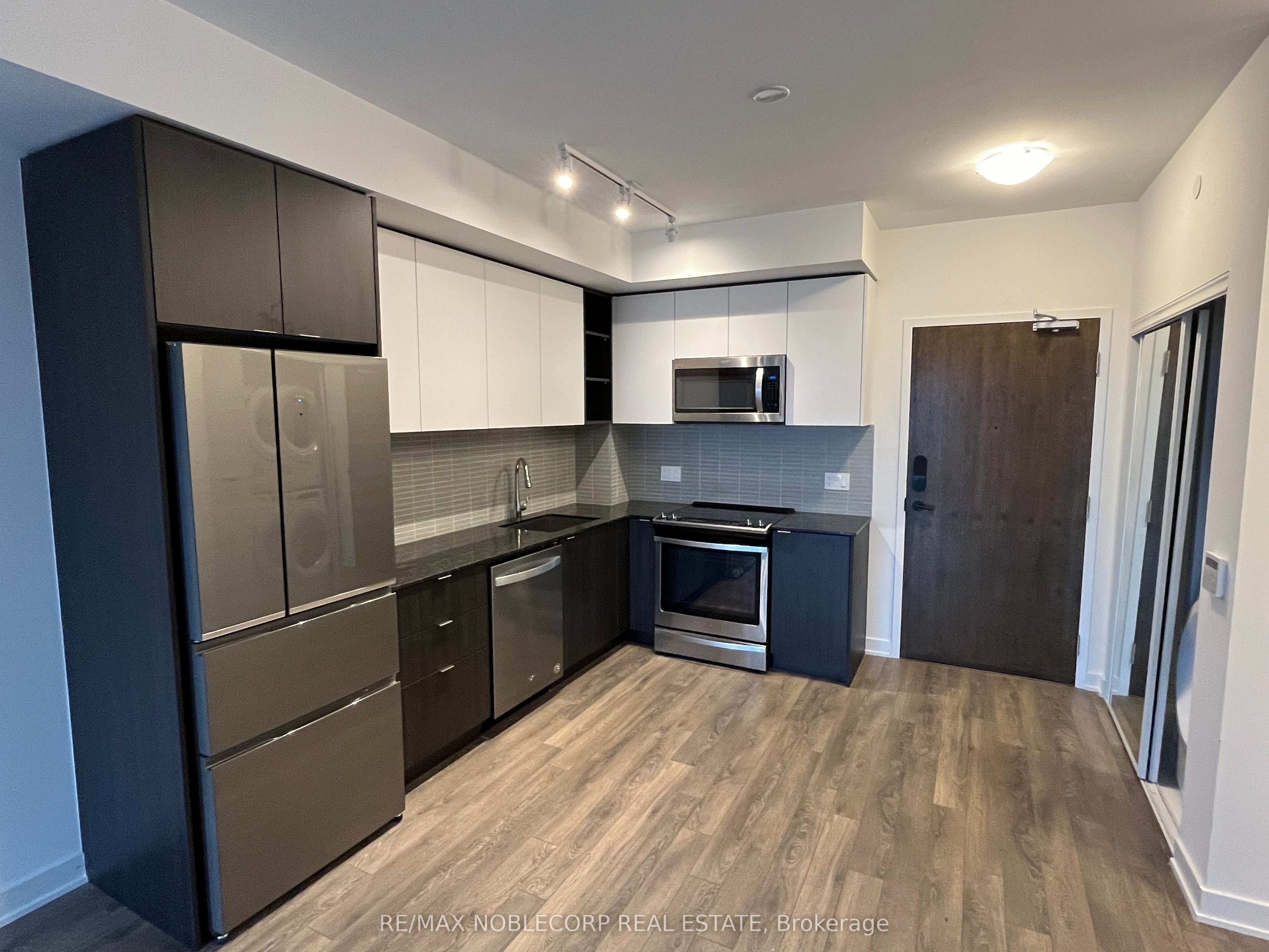 100 Eagle Rock Way 822