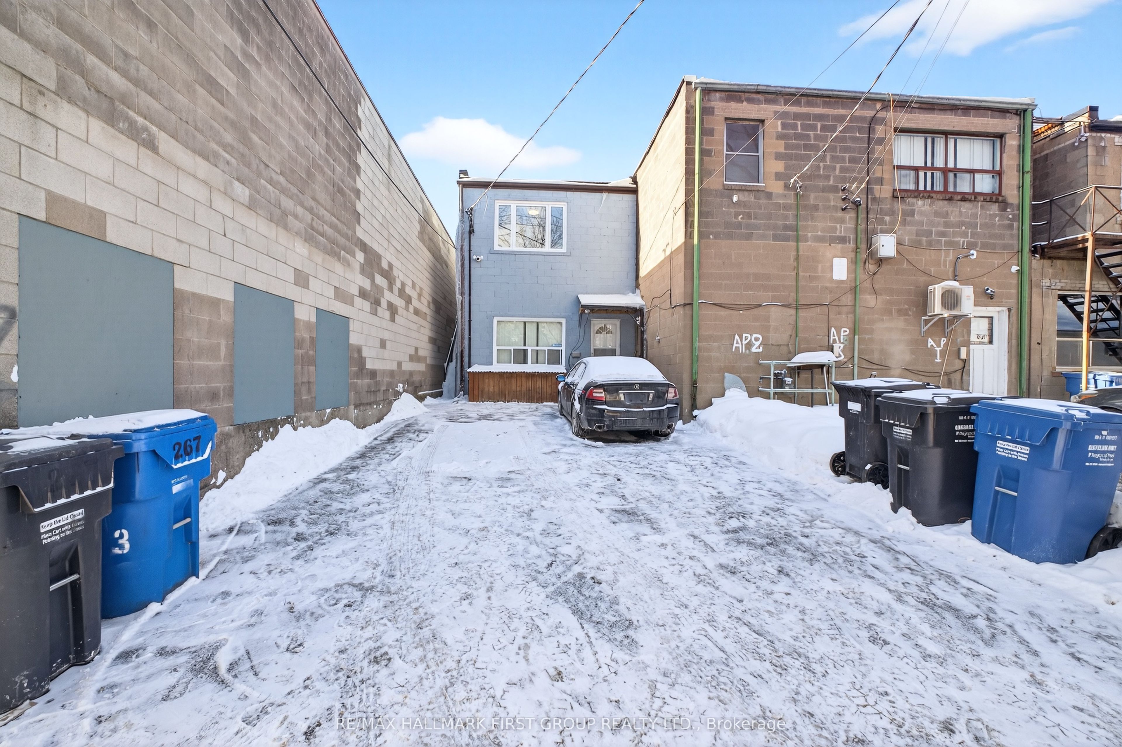 267 Lakeshore Road E