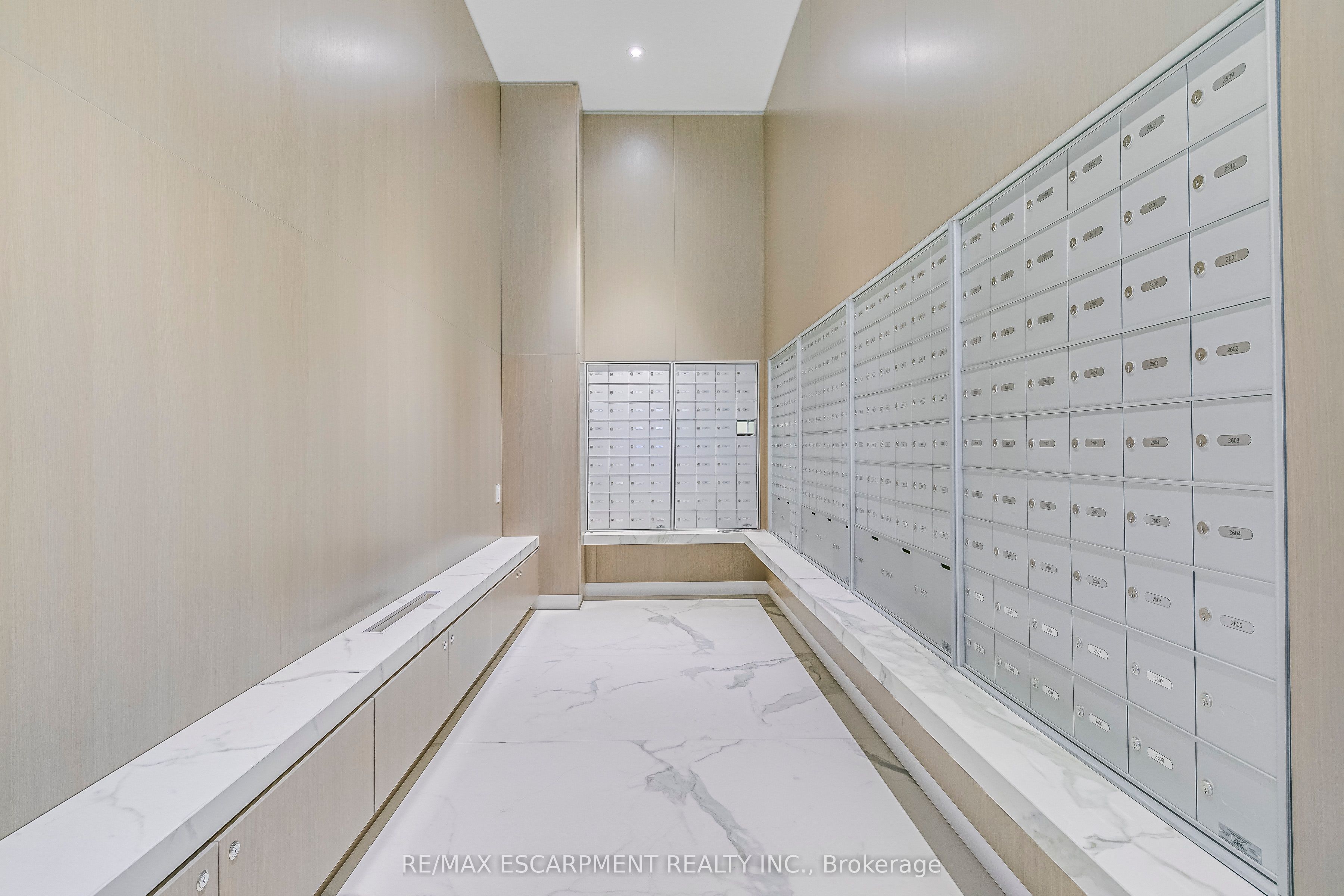 370 Martha Street 1511