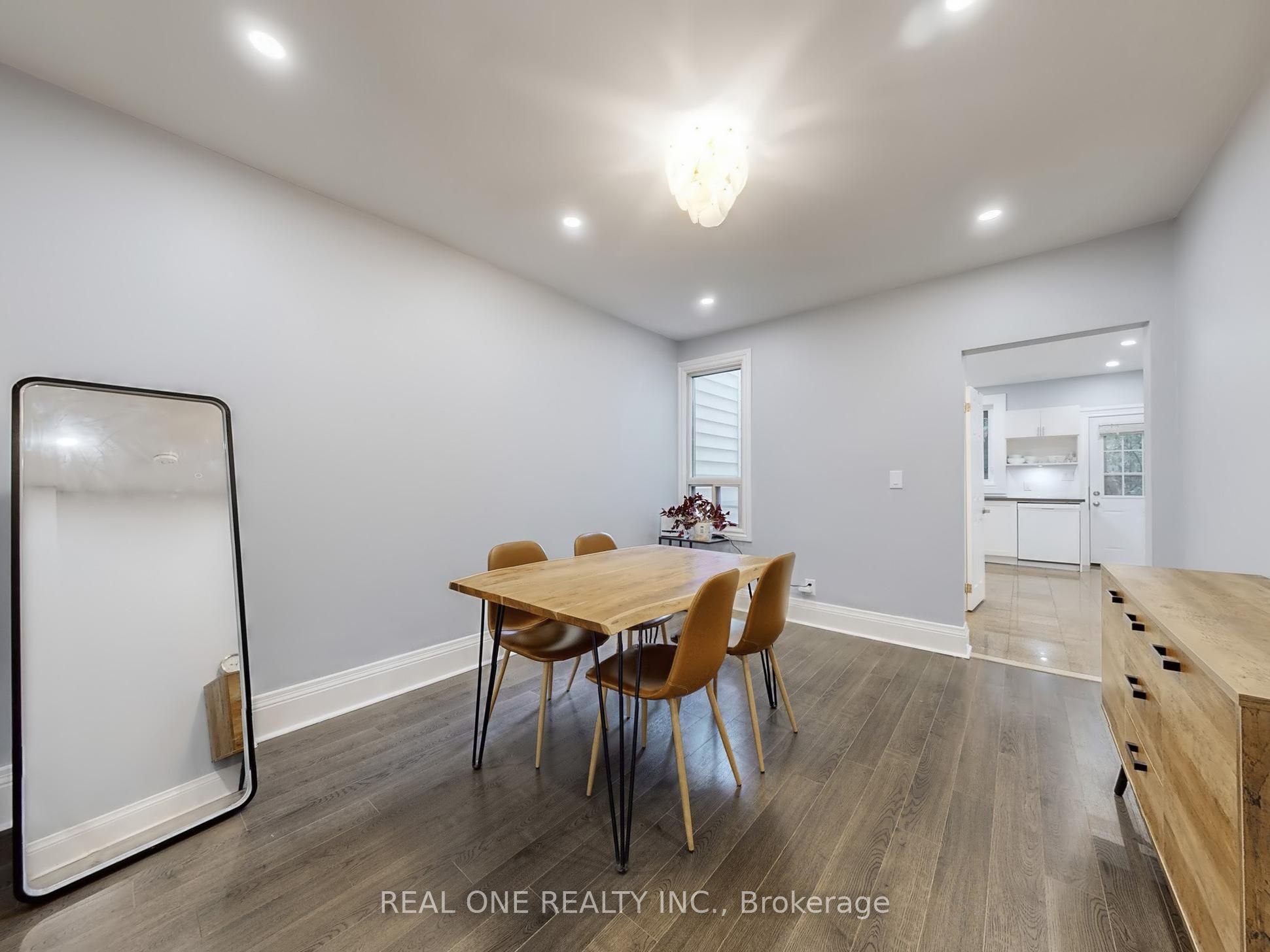 611 Davenport Road