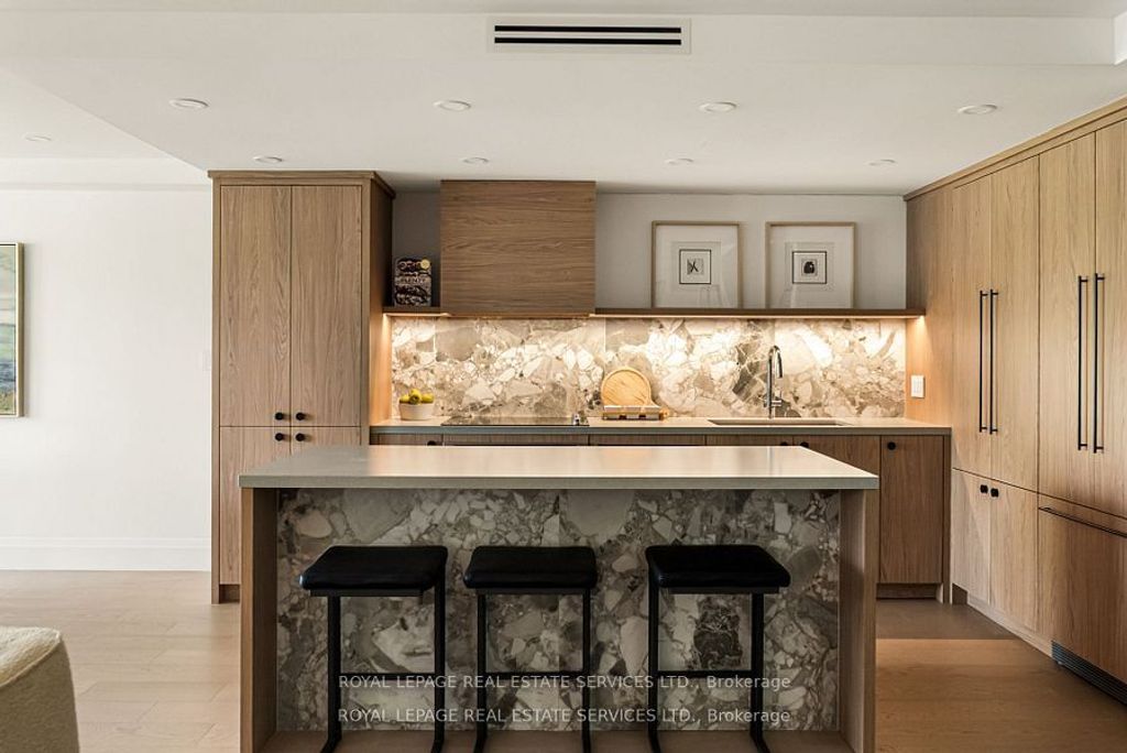 Photo of 349 St Clair Avenue W #402, Toronto, ON M5P 1N3 (MLS # C13145068)