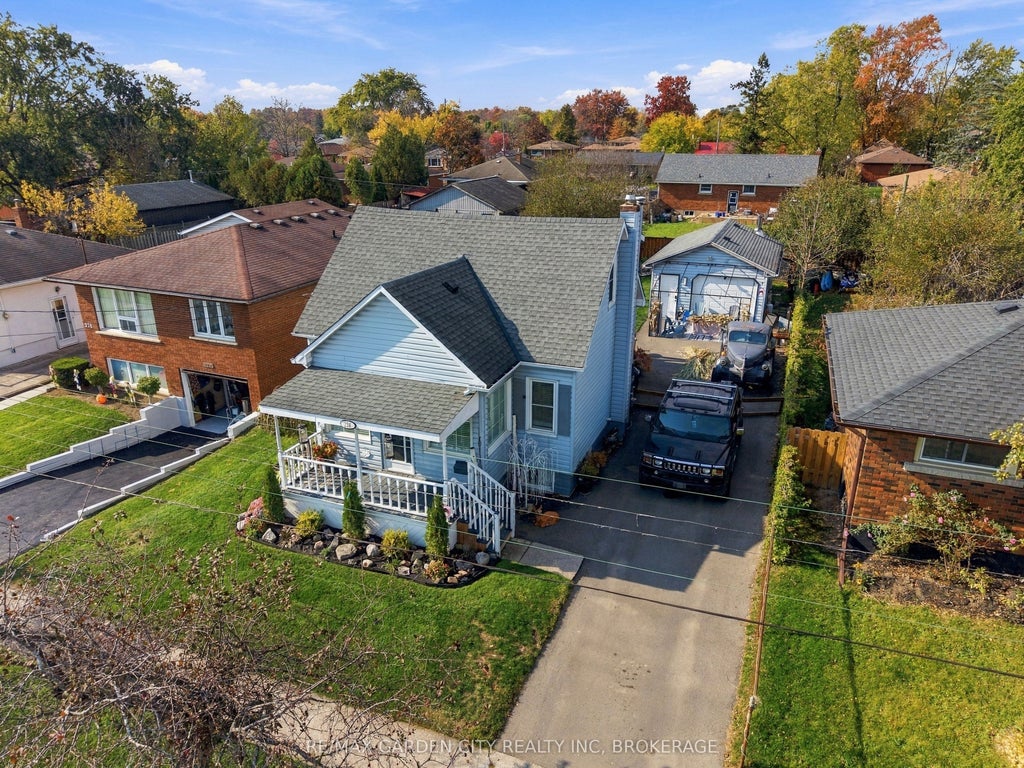 Photo of 226 MARSHALL Avenue, Welland, ON L3C 2N4 (MLS # X14126976)
