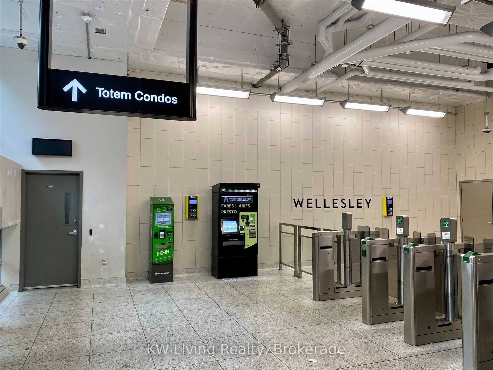 17 Dundonald Street 406