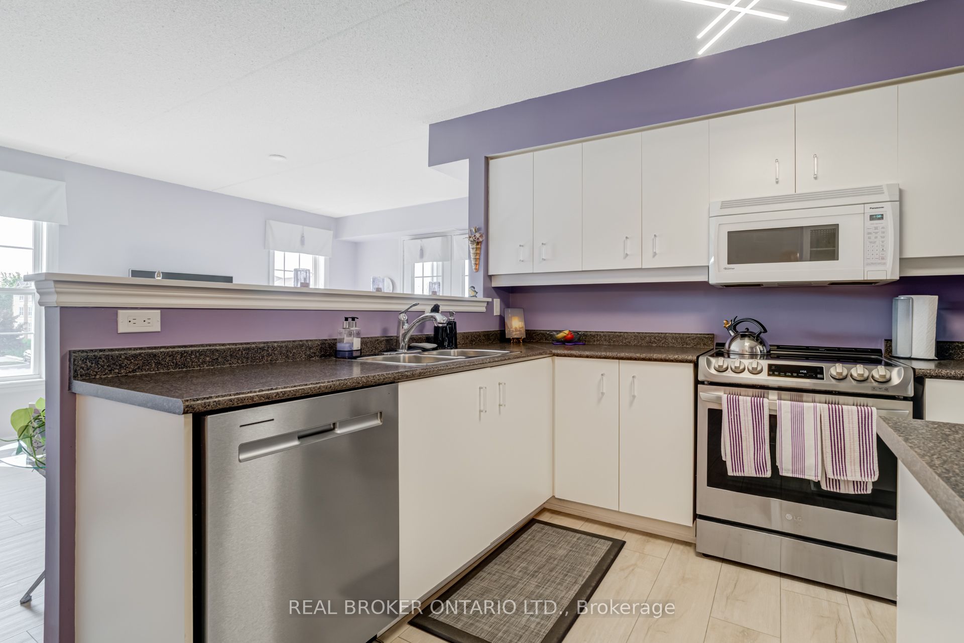 1460 Bishops Gate 313