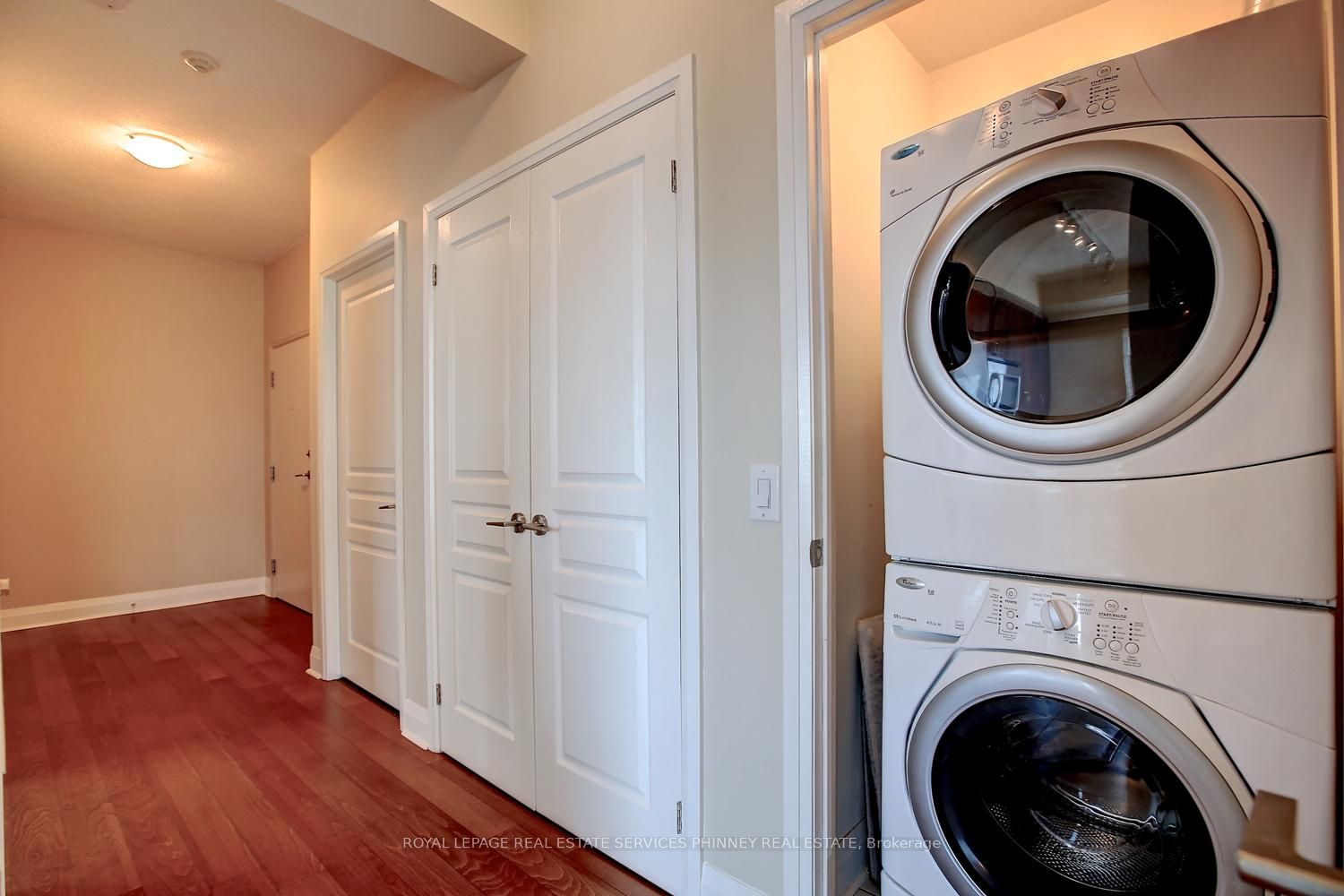 1 Hurontario Street 806