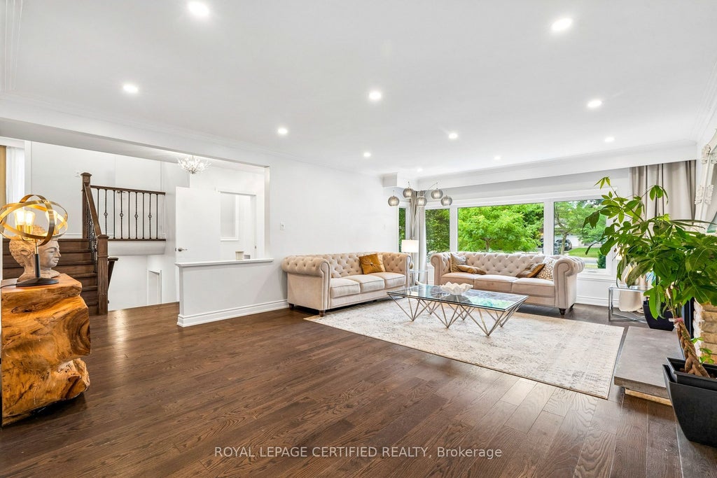 Photo of 462 The Kingsway N/A, Toronto, ON M9A 3W4 (MLS # W13745260)