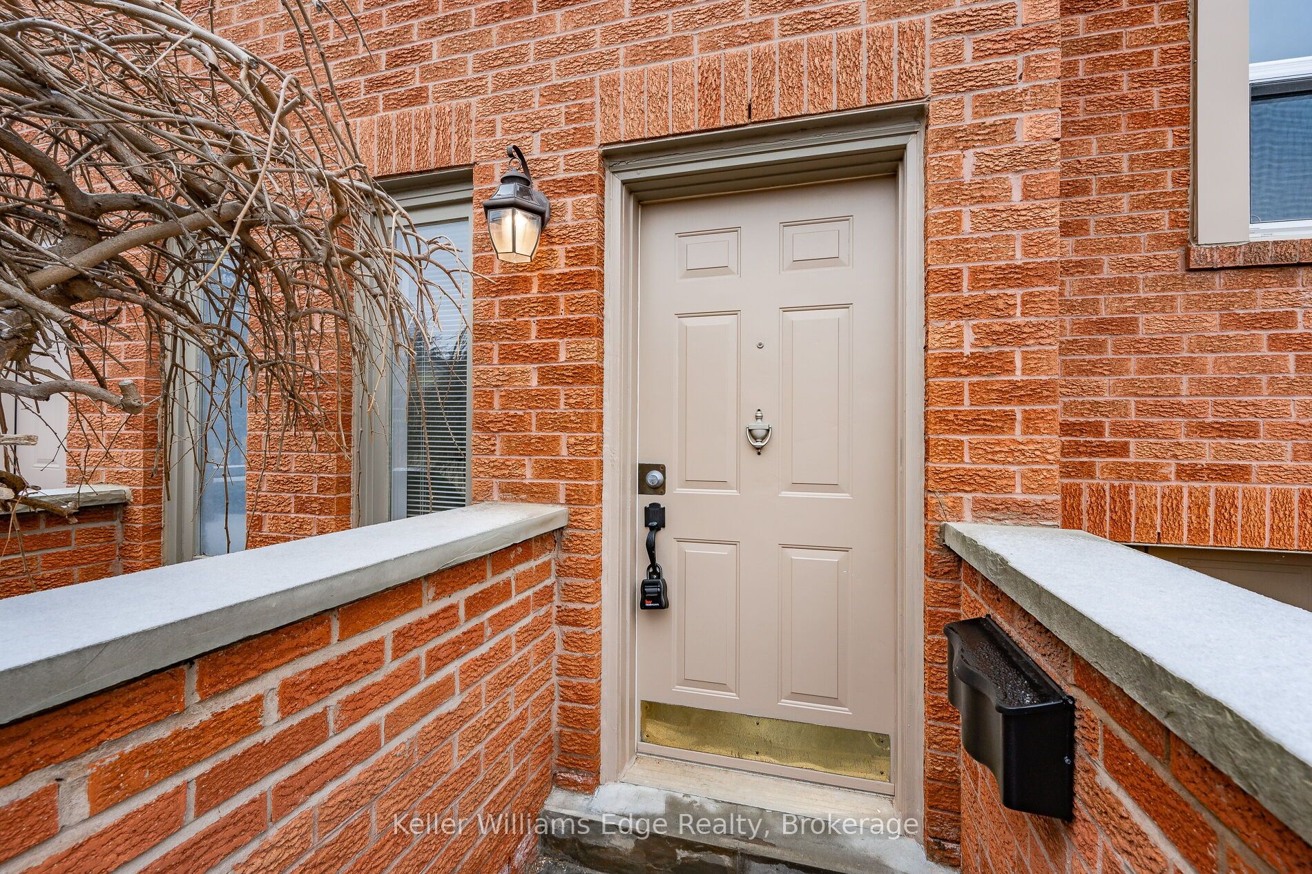 1570 Reeves Gate 2