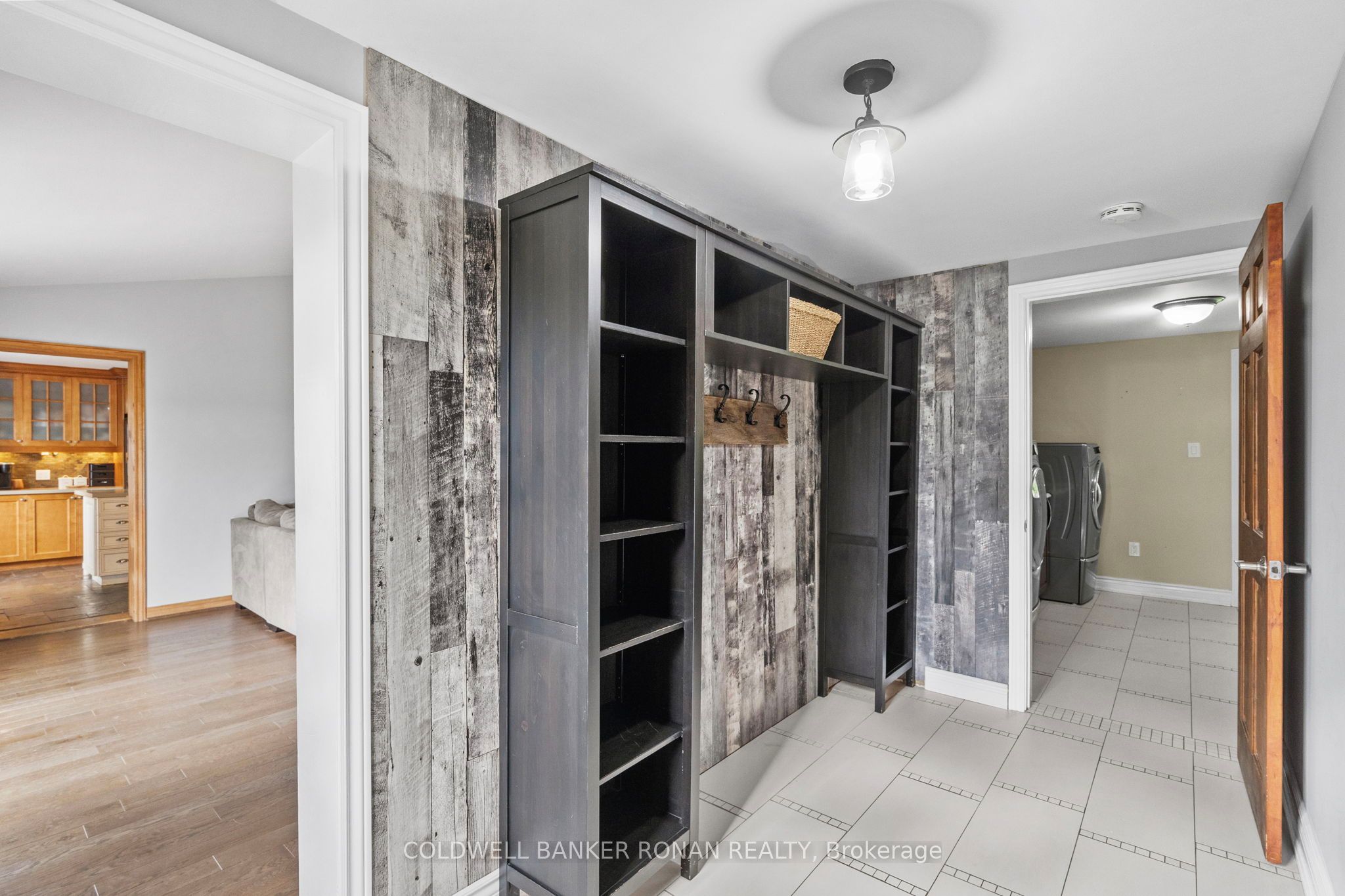 5065 10th Line