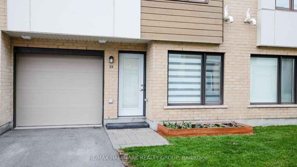 Photo of 55 Cherry Blossom Private Private W, Parkway Park - Queensway Terrace S and Area, ON K2H 0C4 (MLS # X13050960)