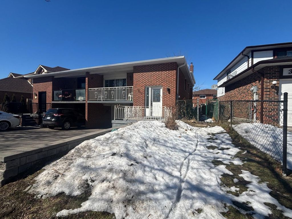 Photo of 33 Robbinstone Drive, Toronto, ON M1B 2C4 (MLS # E12906662)