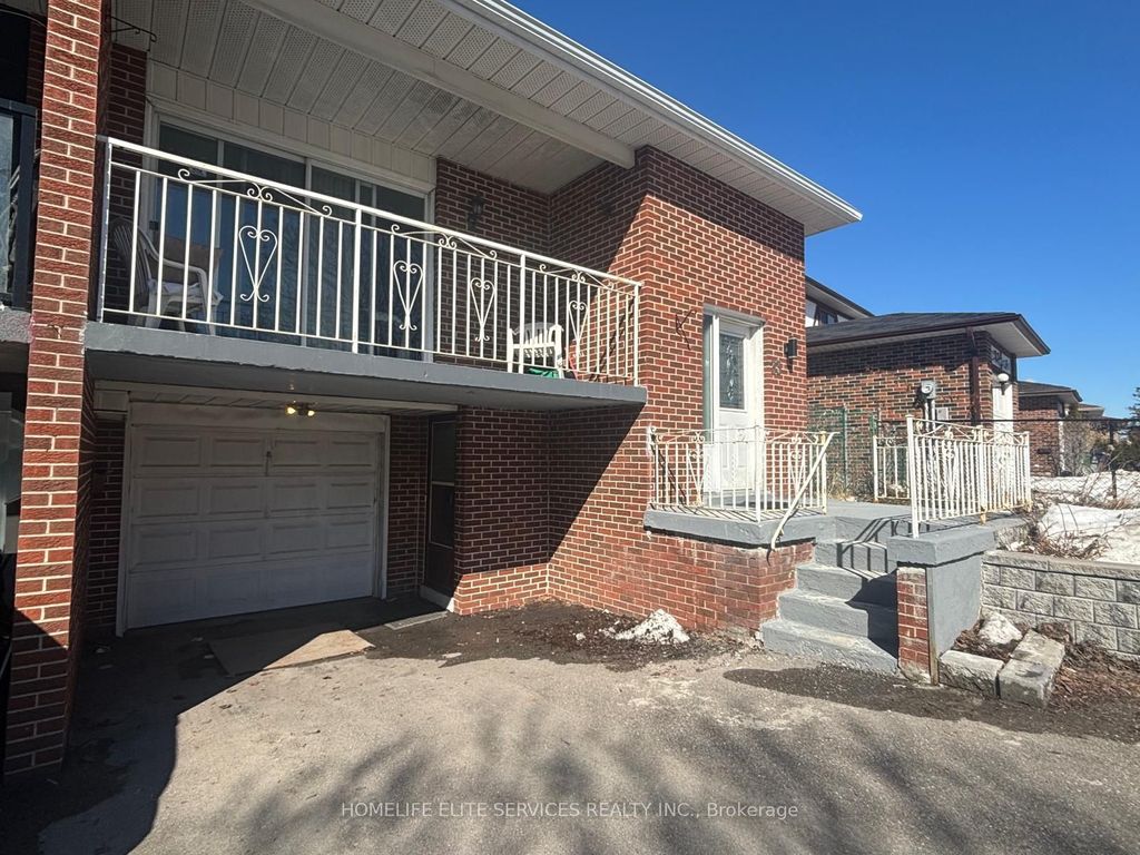 Photo of 33 Robbinstone Drive, Toronto, ON M1B 2C4 (MLS # E12906662)