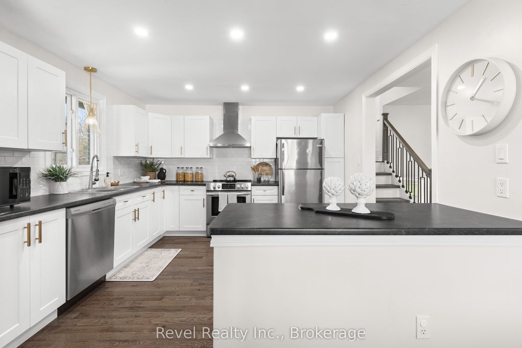 Photo of 25 Riverview Road, Kawartha Lakes, ON K9V 1B2 (MLS # X13820732)