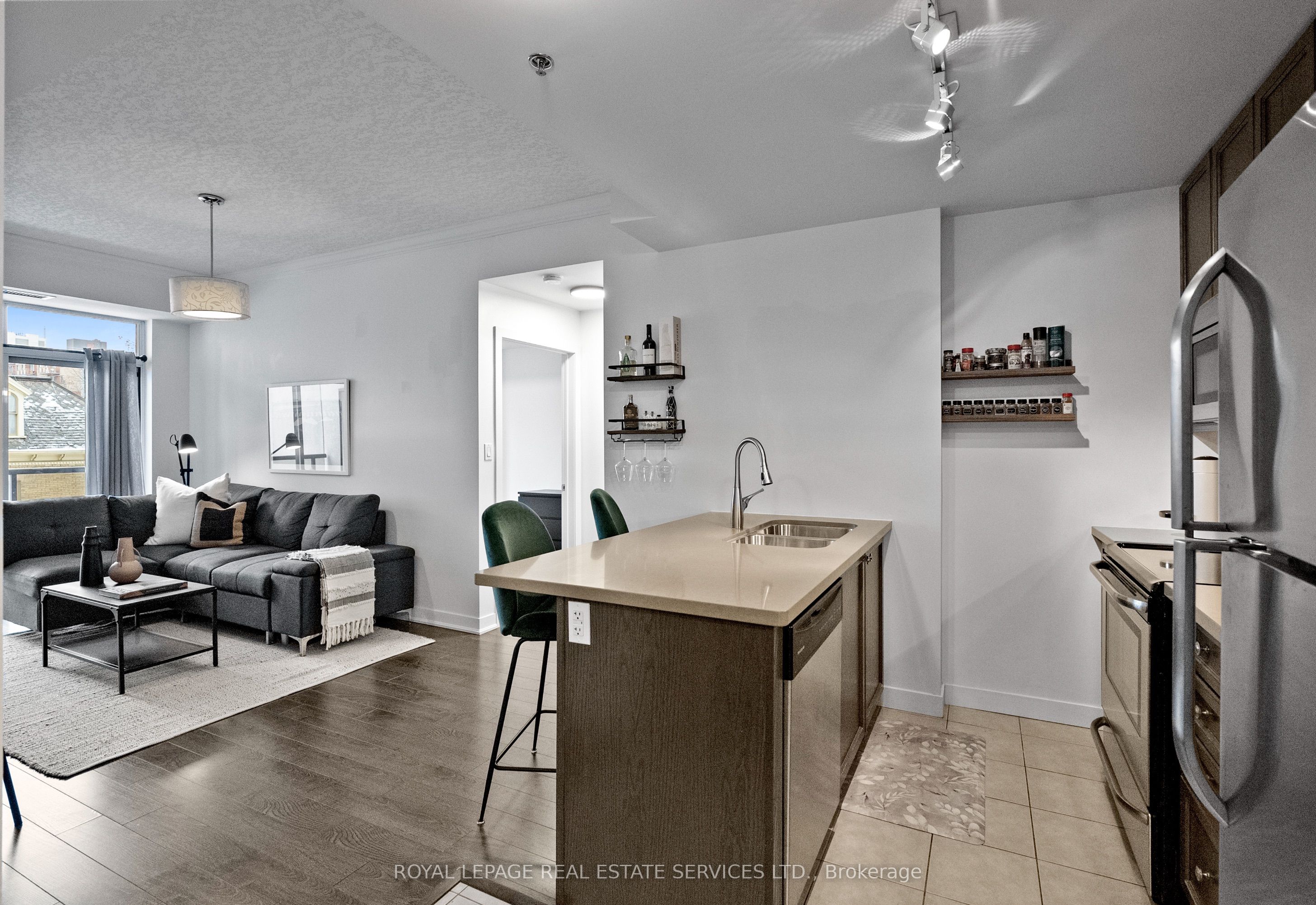 Hamilton, ON L8P 0B4, Canada, 2 Bedrooms Bedrooms, ,1 BathroomBathrooms,Residential,Active,123962