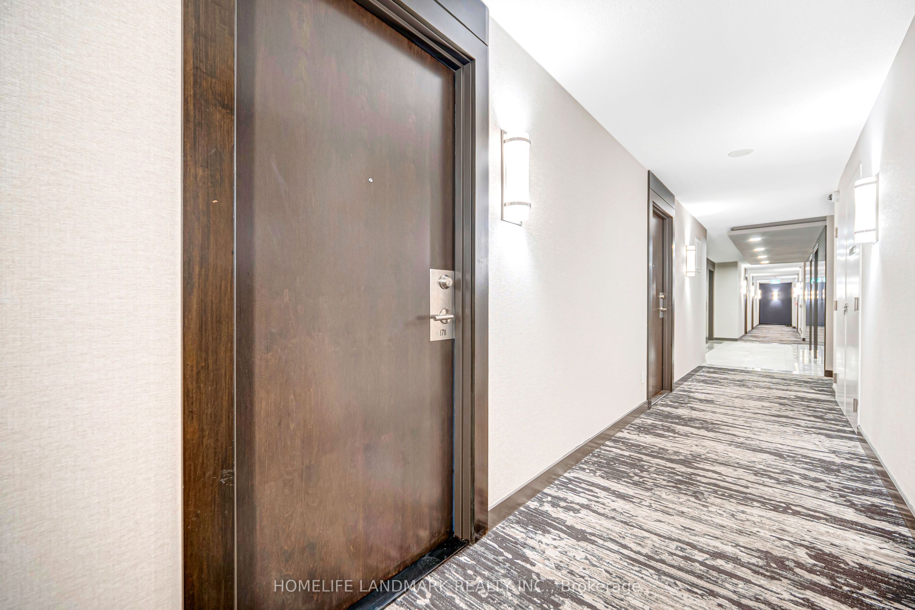 125 Village Green Square #1711