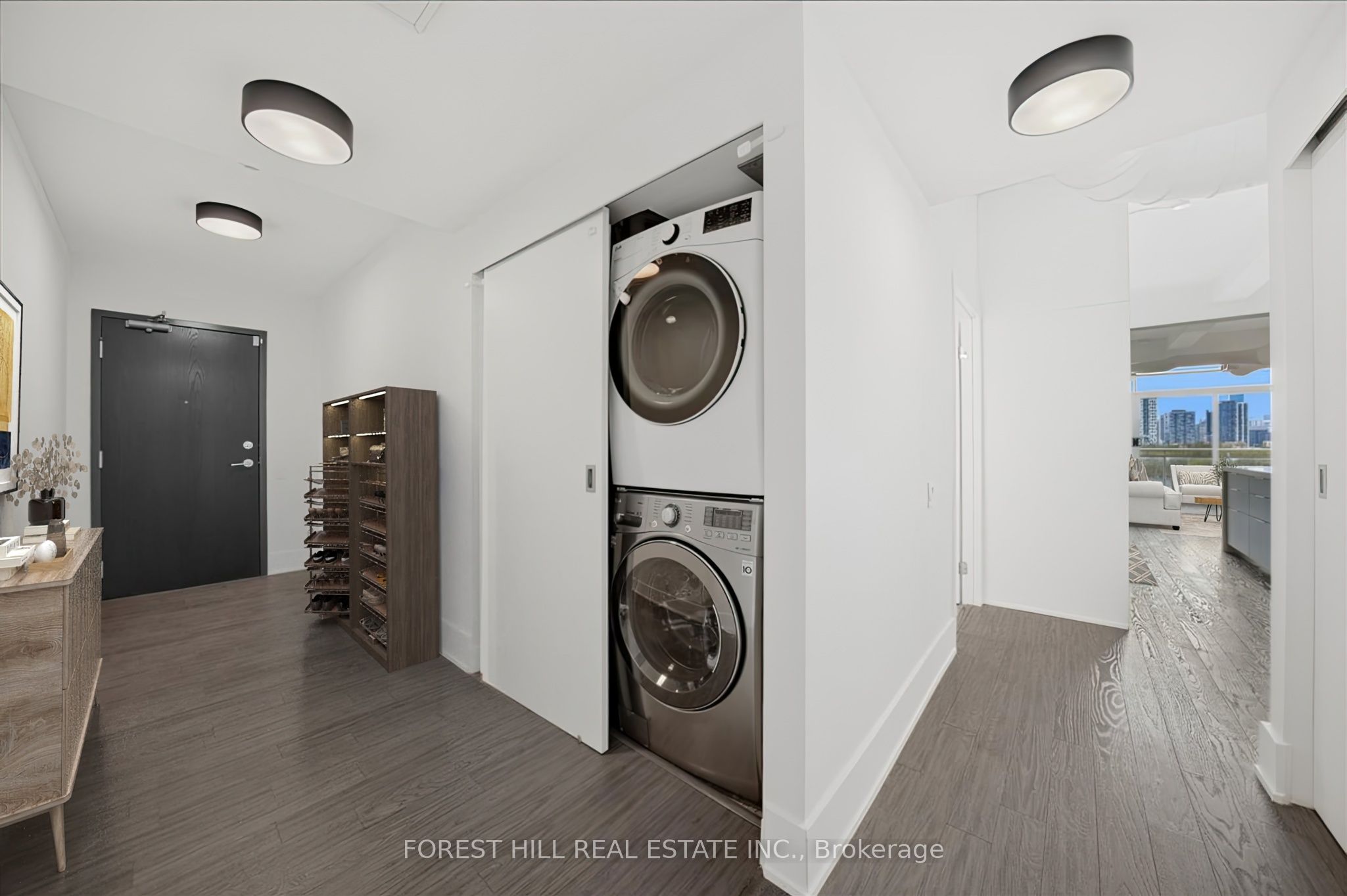 233 Carlaw Avenue 804