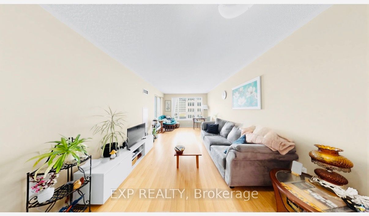 889 Bay Street 607