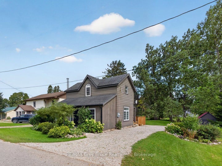 Photo 1 of 19 — 5 John Street, Chatsworth, ON N0H 1G0