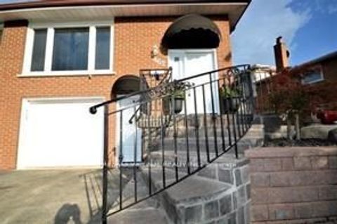 462 Fergo Avenue Lower Mississauga ON L5B 2J3