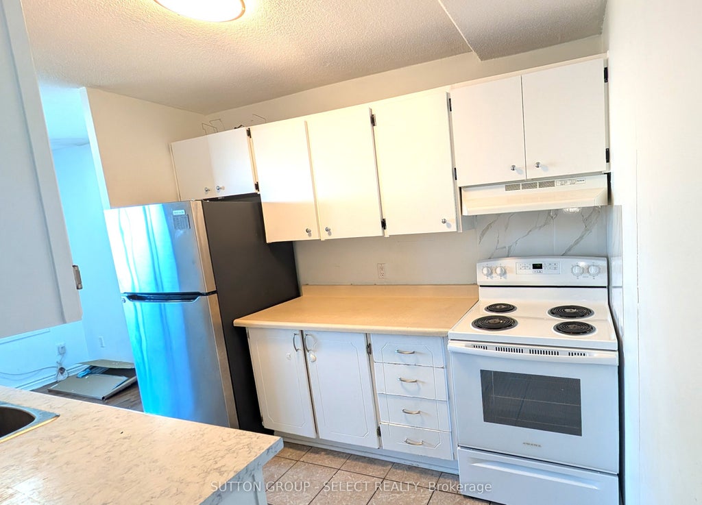 Photo of 1105 Jalna Boulevard #1501, London South, ON N6E 2S9 (MLS # X14013620)