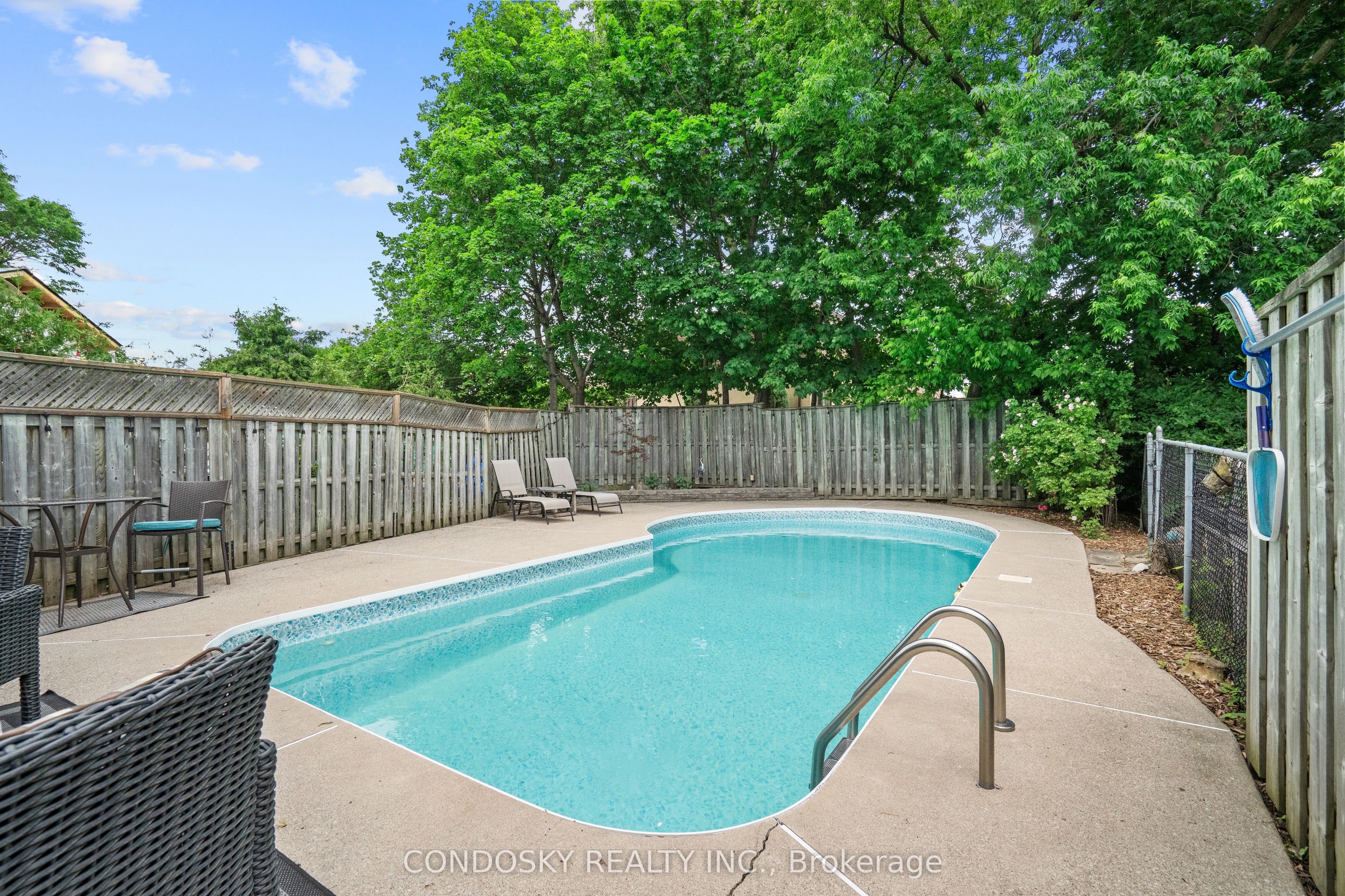 15 Gibbons Place