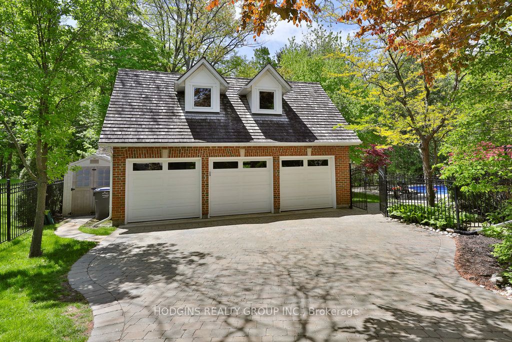 3264 Barchester Court