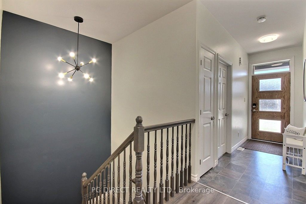 Photo of 60 Ledgerock Court, Quinte West, ON K8R 0A1 (MLS # X12438032)