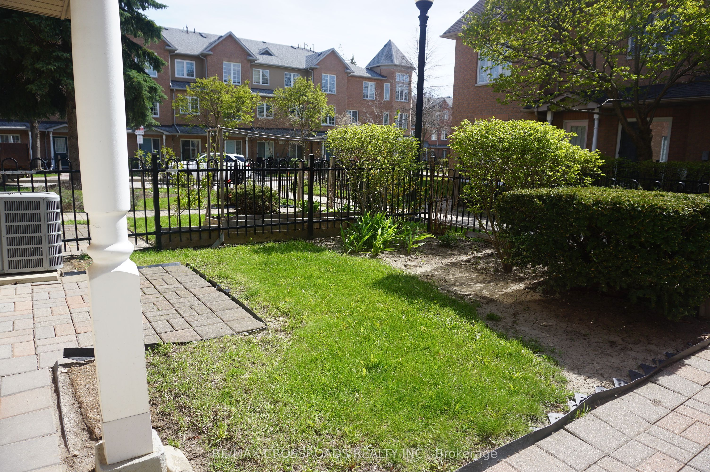 12 St Moritz Way 13