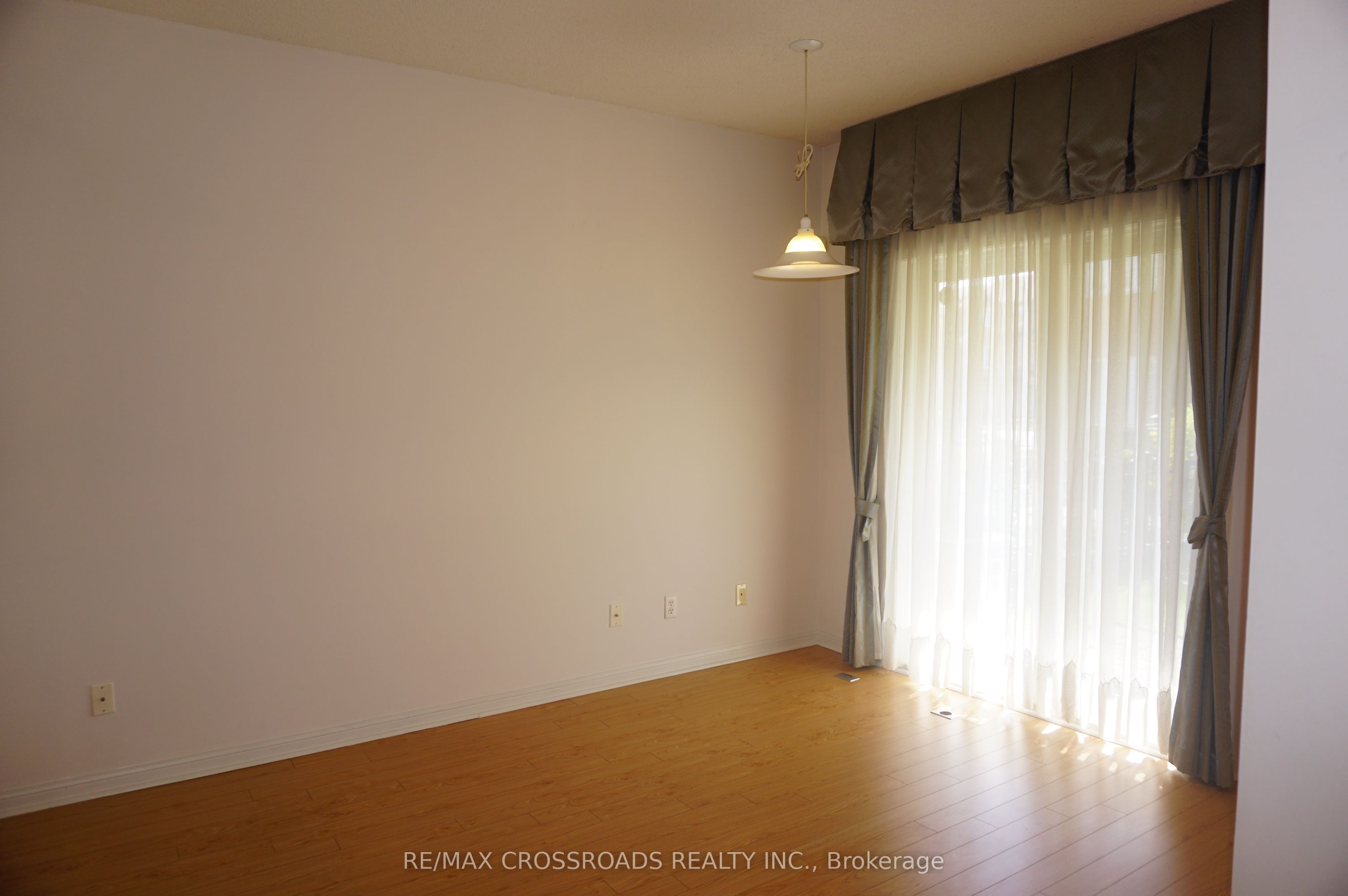 12 St Moritz Way 13