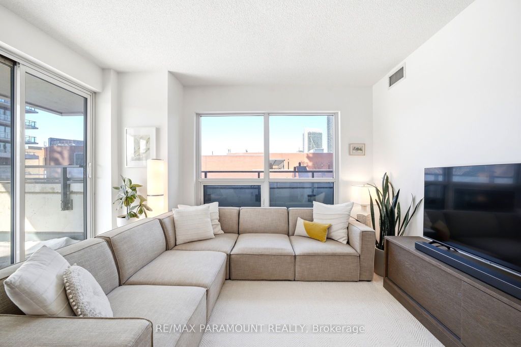 Photo of 2220 Lake Shore Boulevard #304, Toronto, ON M8V 0C1 (MLS # W12804092)