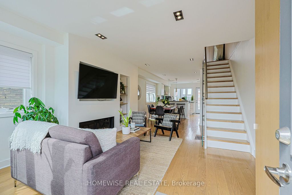 Photo of 12 Leeds Street, Toronto, ON M6G 1N7 (MLS # W12948118)