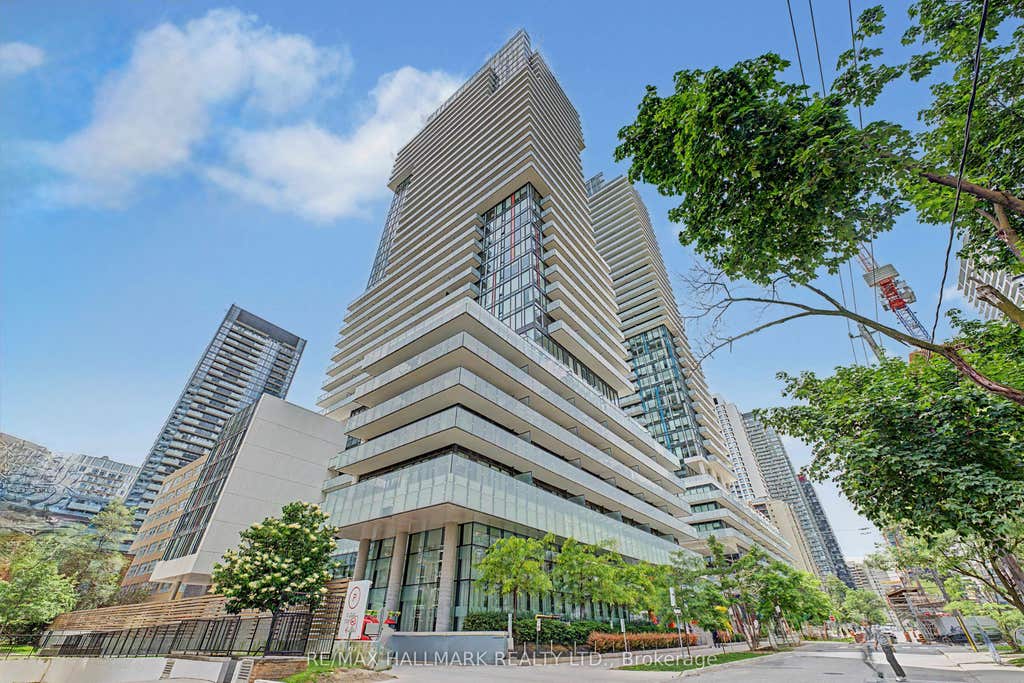 Photo of 185 Roehampton Avenue #PH2, Toronto, ON M4P 0C6 (MLS # C13690504)