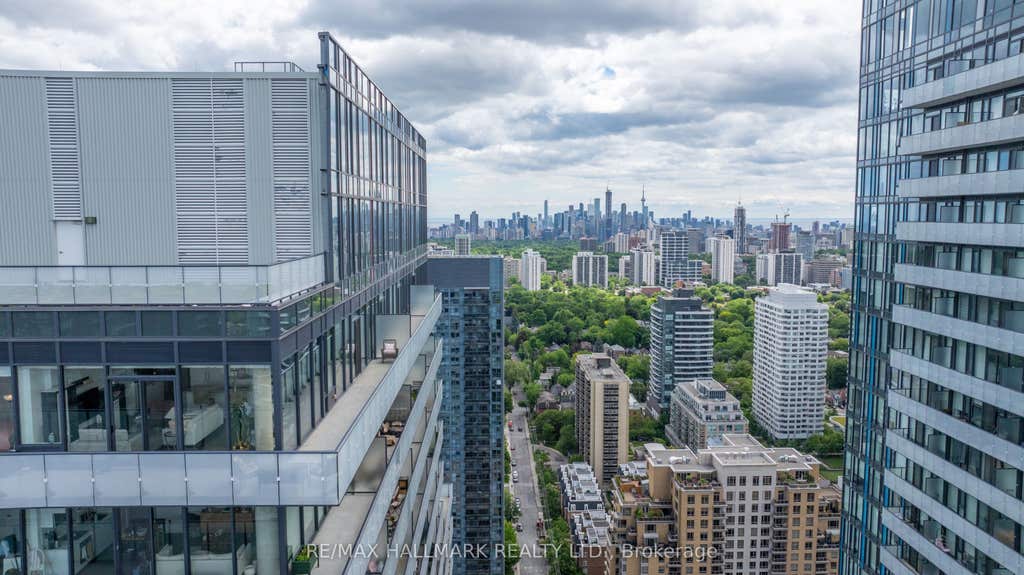 Photo of 185 Roehampton Avenue #PH2, Toronto, ON M4P 0C6 (MLS # C13690504)