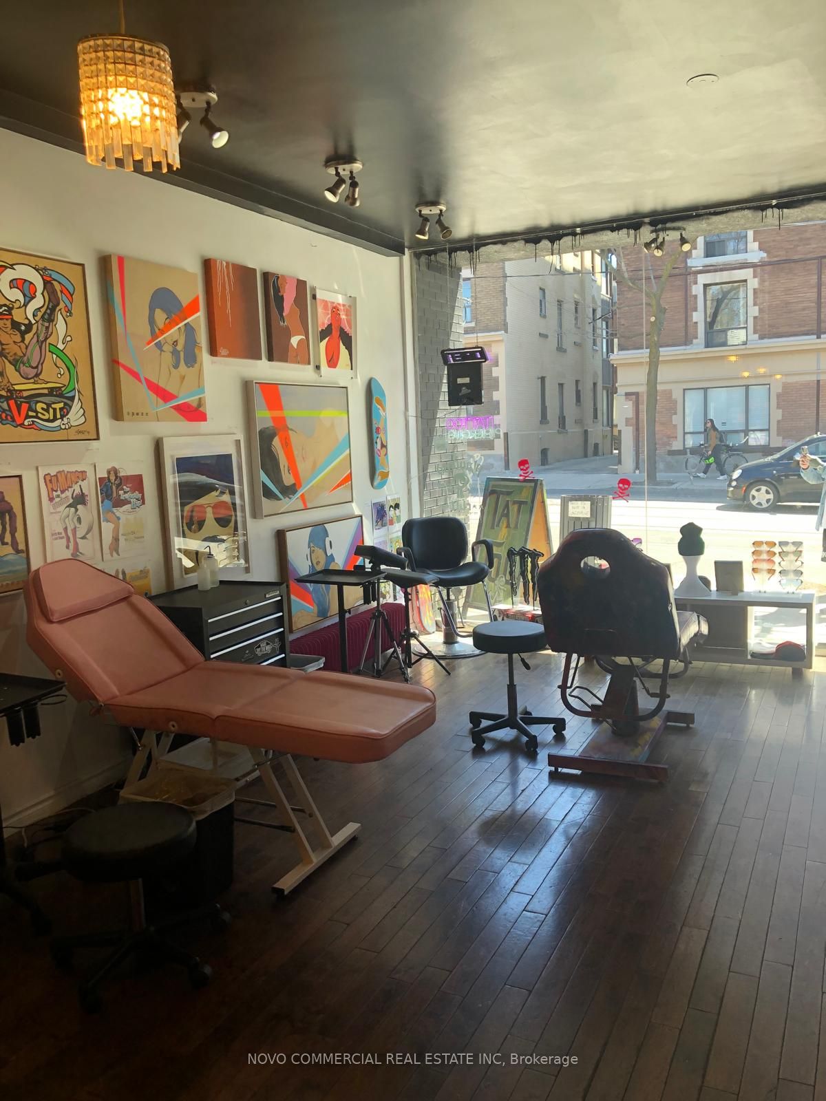 1696 Queen Street W