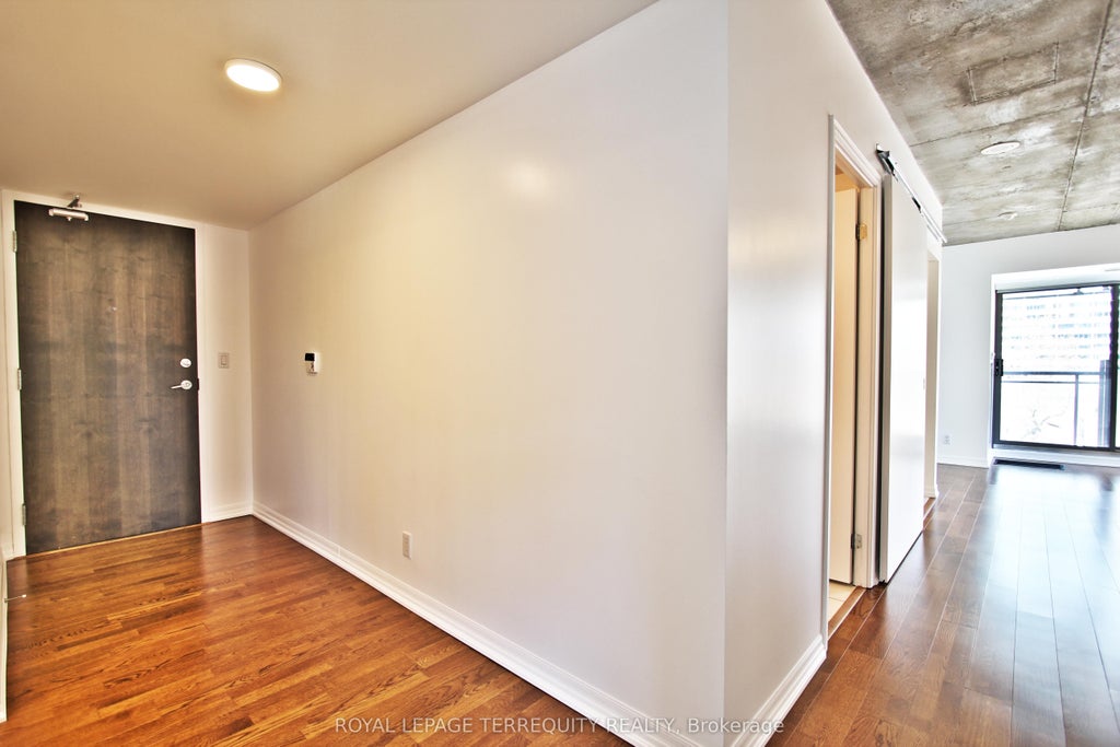 Photo of 22 Wellesley Street E #708, Toronto, ON M4Y 1G3 (MLS # C13715362)