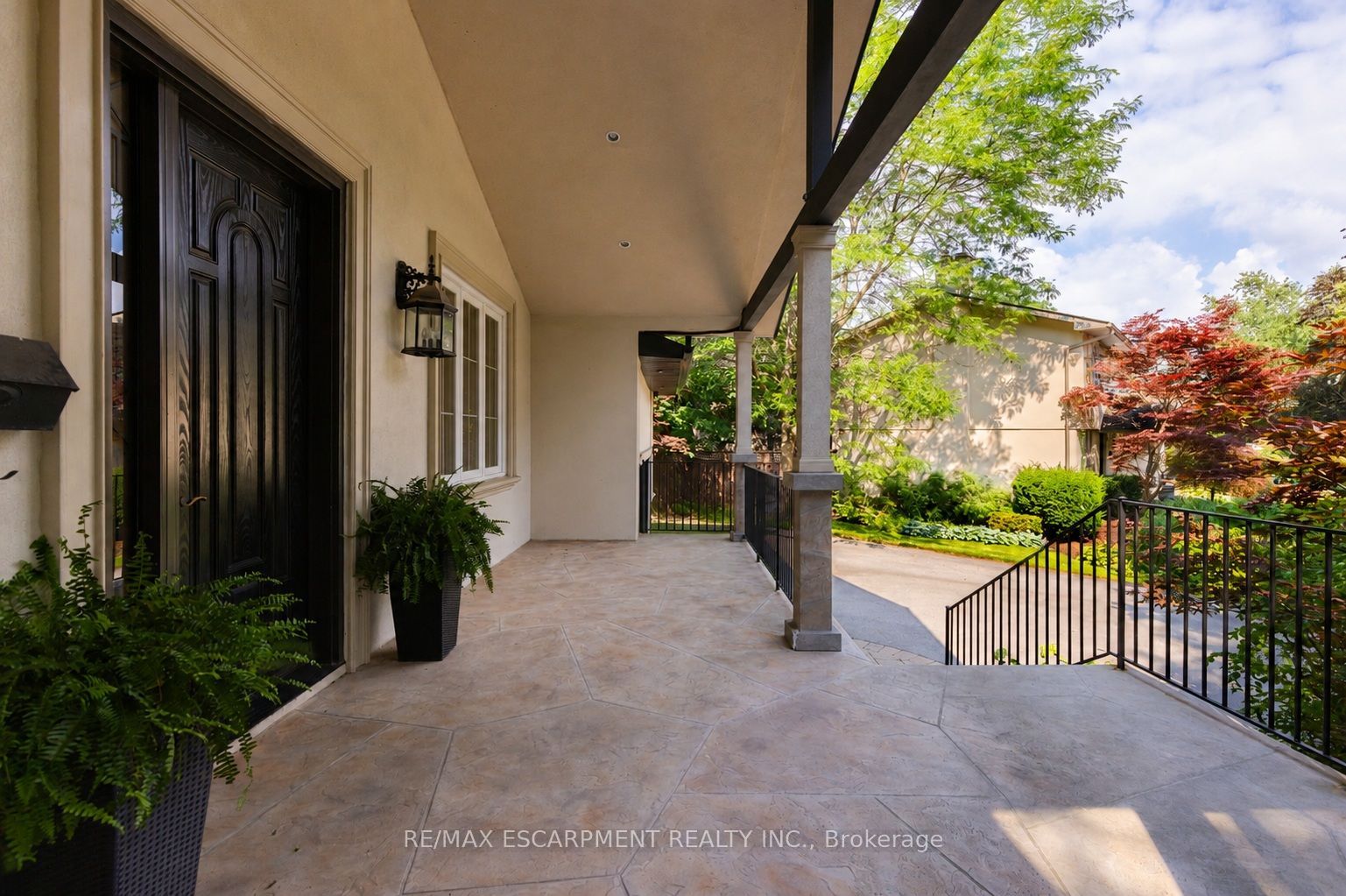 1063 Greenoaks Drive
