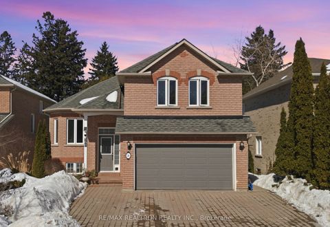28 Headwater Crescent Richmond Hill ON L4E 4G1