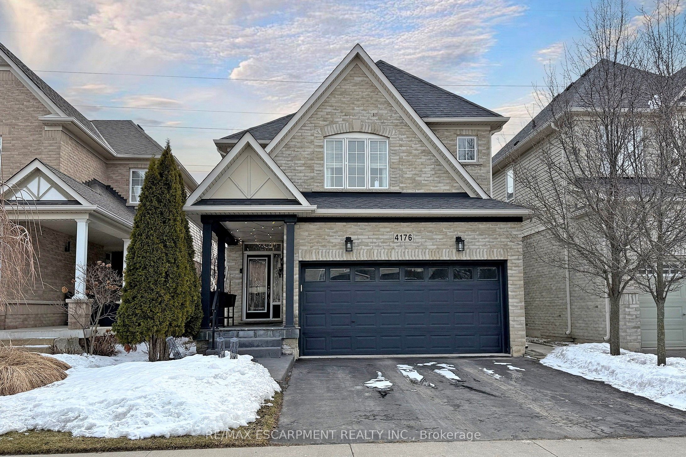 4176 Saunders Crescent