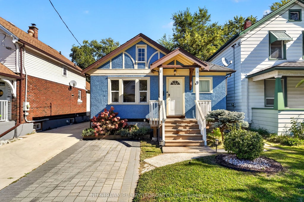 Photo of 9 Manning Street, St. Catharines, ON L2R 5Z4 (MLS # X13845714)