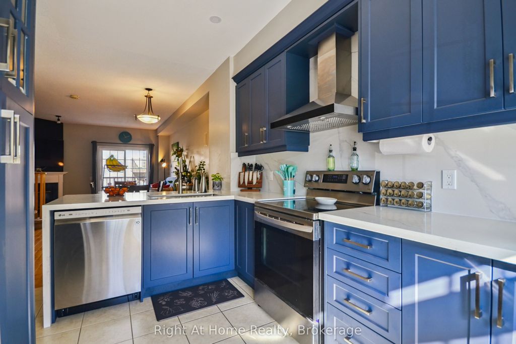 Photo of 5080 FAIRVIEW Street #34, Burlington, ON L7L 7E9 (MLS # W12468523)
