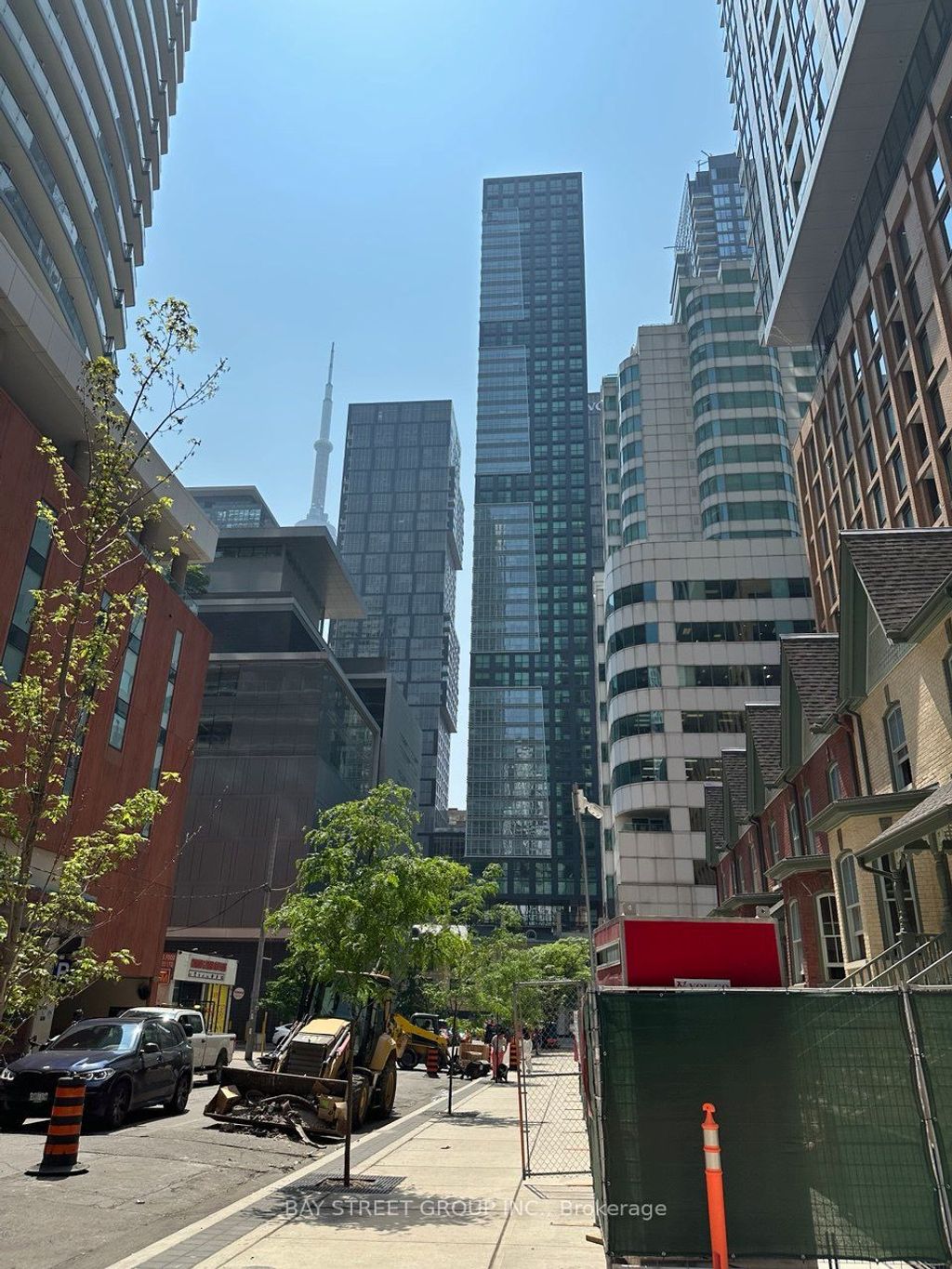 Photo of 327 King Street W #2302, Toronto, ON M5V 0W7 (MLS # C12385781)