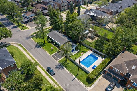 Photo of 322 Parkview Avenue, Toronto, ON M2N 3Z4 (MLS # C12693446)