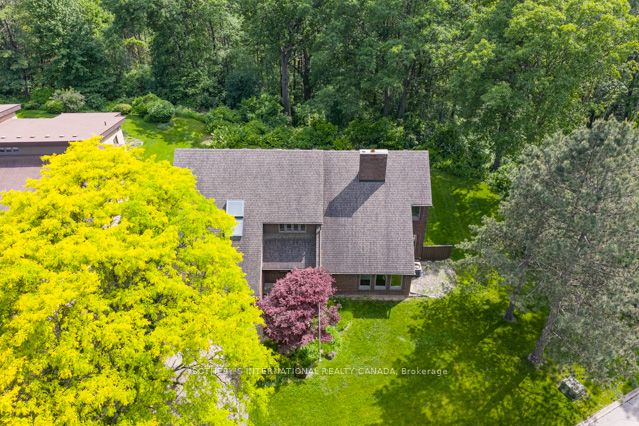 Photo of 20 Ridgeview Court, Hamilton, ON L9G 3X9 (MLS # X13433950)
