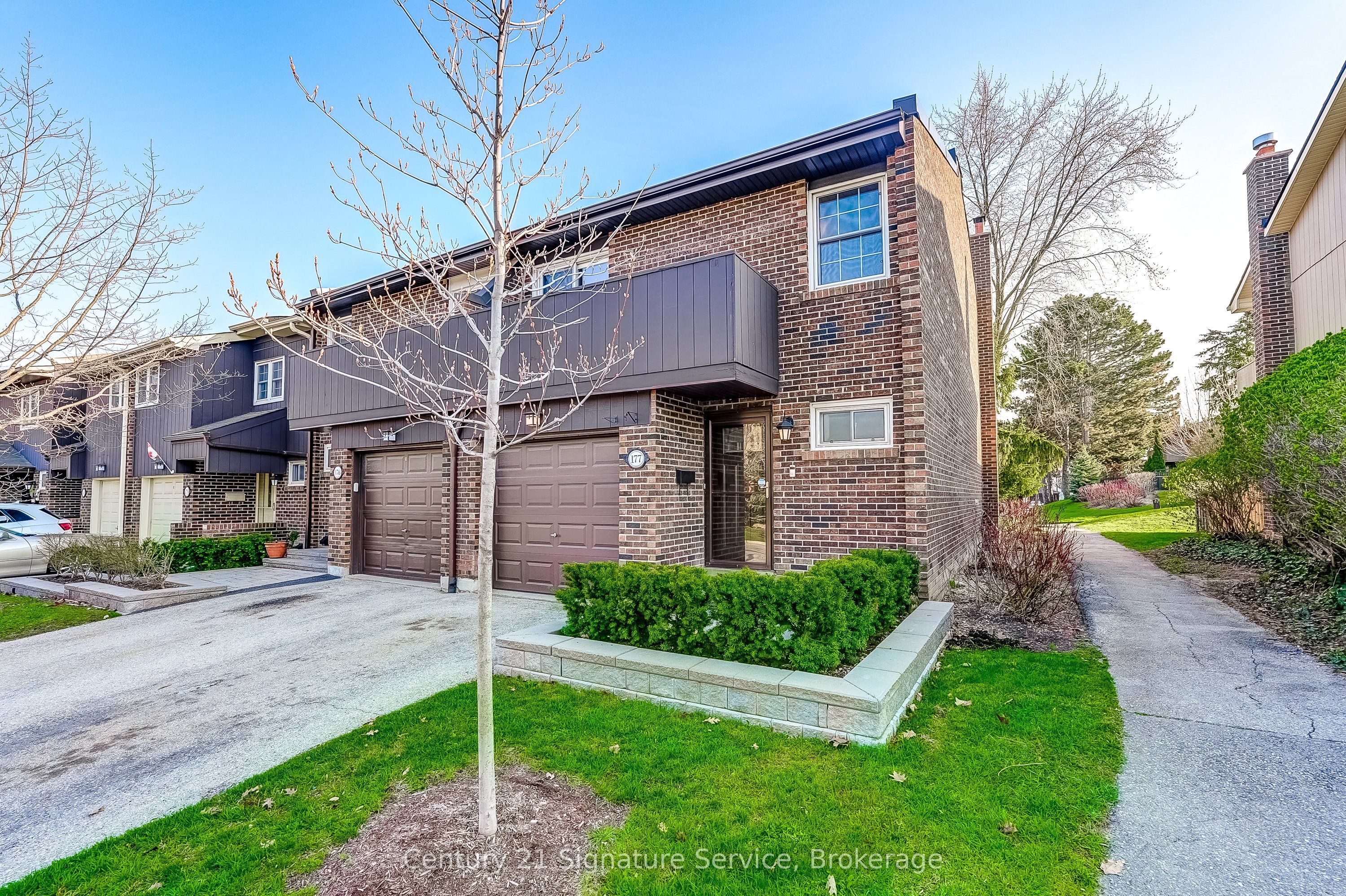 1951 Rathburn Road E 177