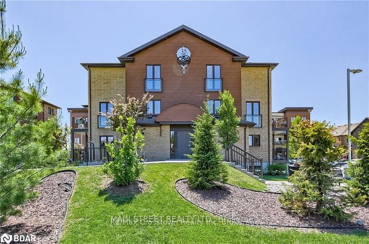 Photo 1 of 14 — 35 Madelaine Drive 5, Barrie, ON L4N 9T2